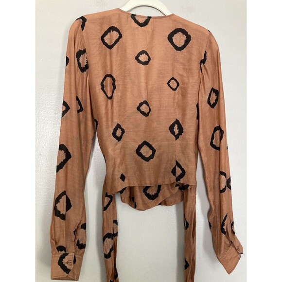 Norblack Norwhite Anthropologie Batik Wrap Blouse Top Brown Rust Rayon Size XS - Picture 7 of 14
